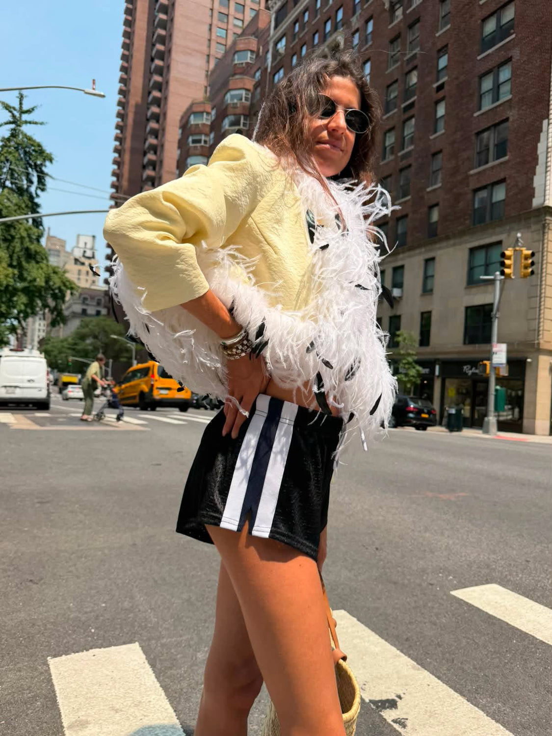 CAFE LEANDRA LAX SHORT SHORTS (BLACK MESH)